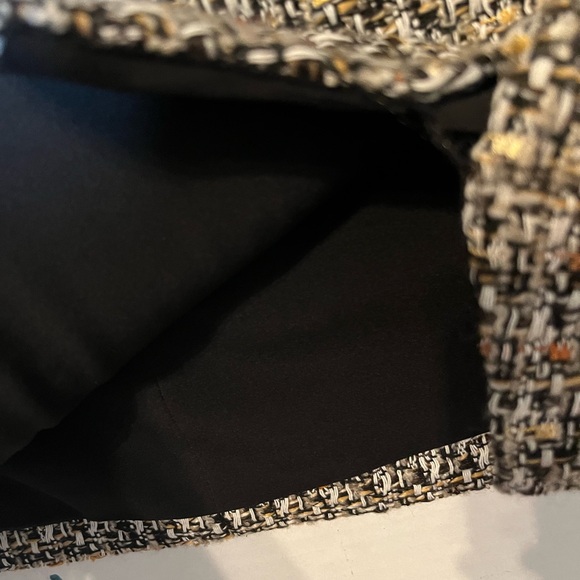 Gianni Bini Cute Black/Tan skirt with accent buttons and front slit Size 8 NWT - Picture 5 of 9